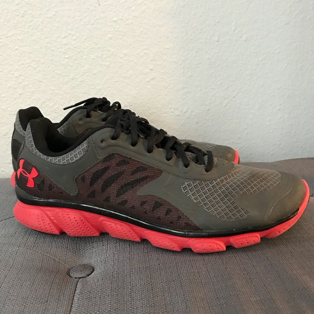 Men’s Under Armour Tennis shoes